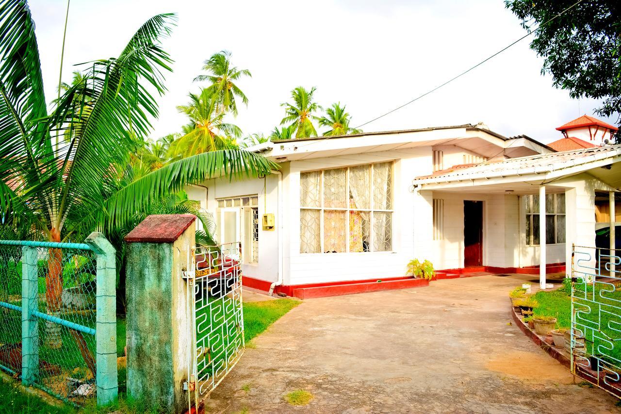 Aeroform Homestay Negombo Extérieur photo